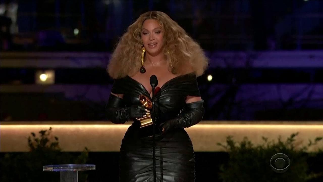 Grammys, Beyoncé batte ogni record: la dedica ai figli nel suo discorso