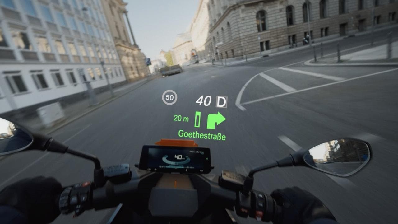 Gli occhiali con realtà aumentata per guidare su due ruote: visibili velocità, indicazioni e musica