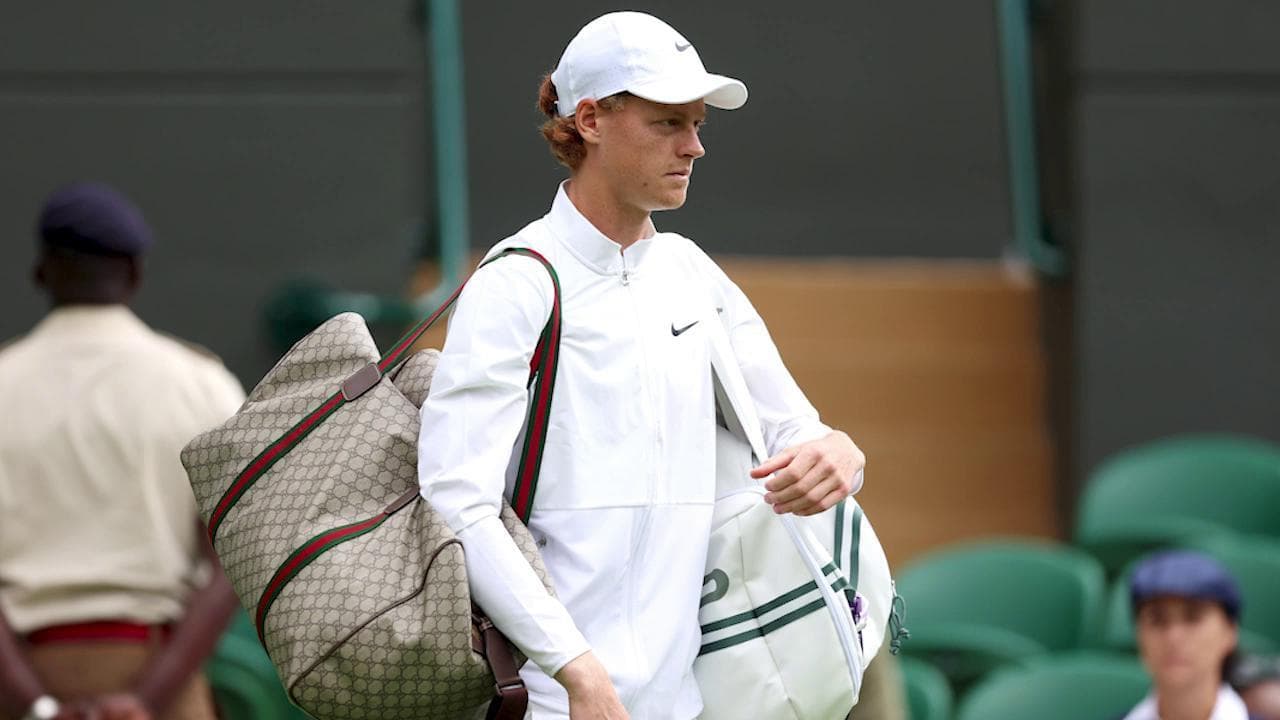 Wimbledon, Sinner e il borsone di Gucci: "Una cosa nuova ma non è che mi fa giocare meglio a tennis"
