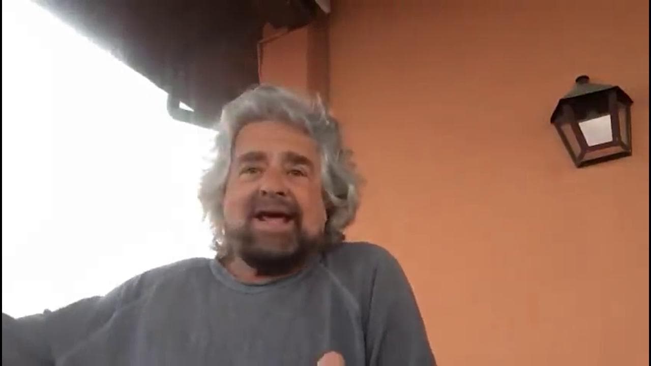 Beppe Grillo: “Il Pd deve avere una narrazione, mi propongo come segretario elevato”