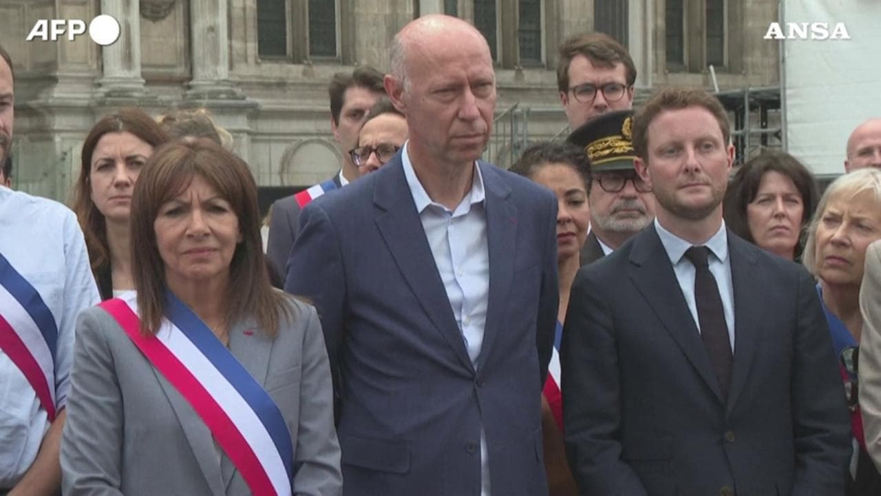 Rivolte in Francia, la sindaca di Parigi Hidalgo: "Nulla puo' giustificare la violenza"