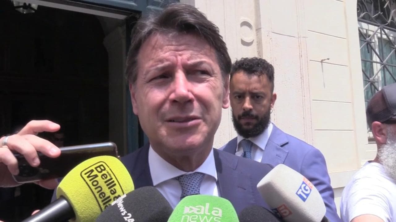 Salario minimo, Conte: " Questa è una battaglia comune. Apriamo a una maggioranza senza ideologie"