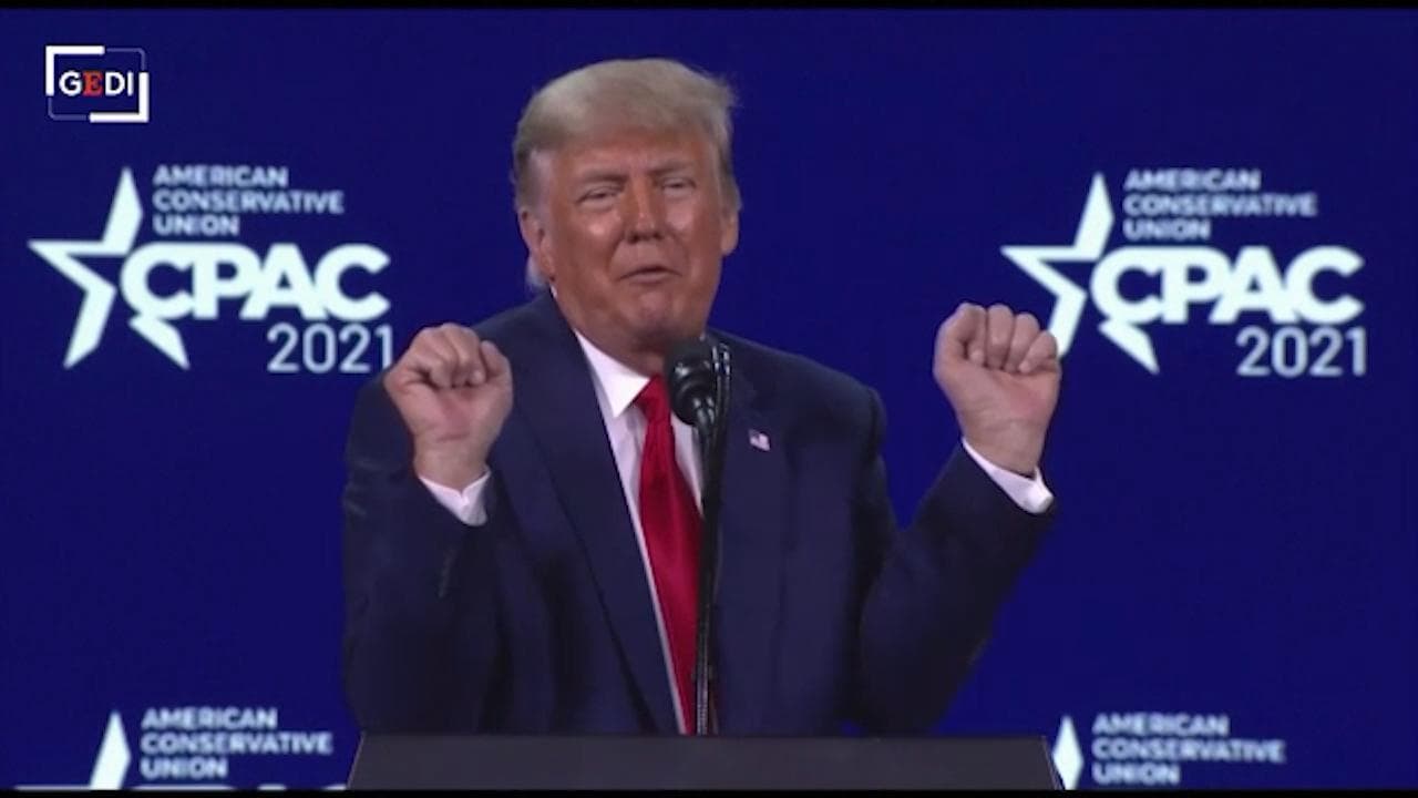Trump contro gli atleti transgender: "Distruggeranno lo sport femminile"