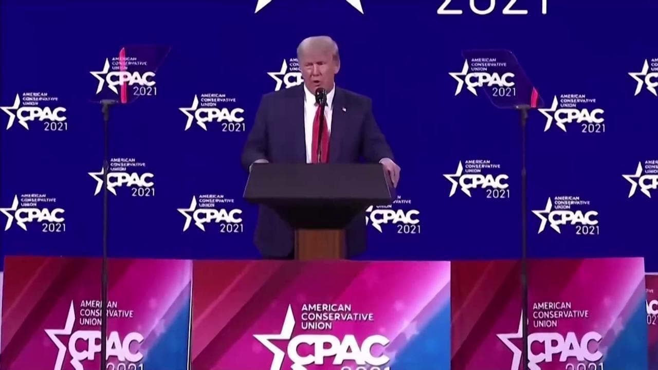 Orlando, Trump torna in scena: "Biden disastroso, non farò un nuovo partito. Mi preparo per incontrarli di nuovo".