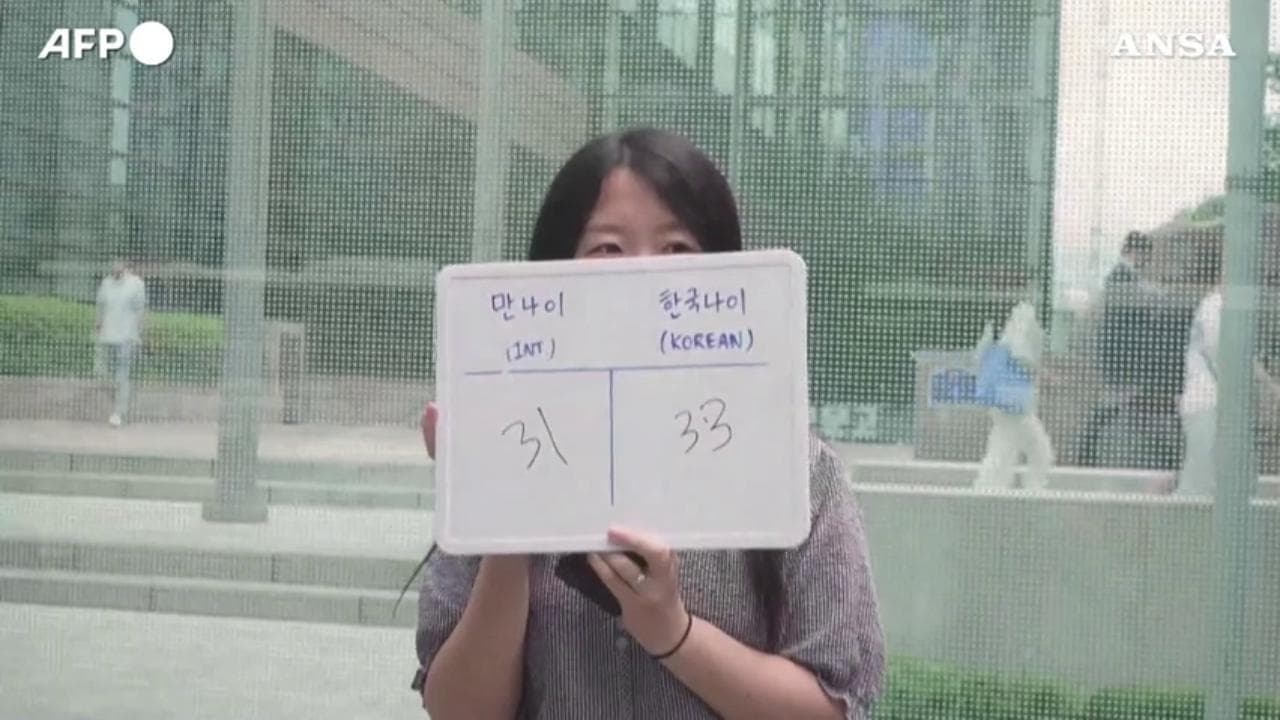 Corea del Sud, cambia il calcolo dell'età: da oggi tutti più giovani di un anno (e a volte due)