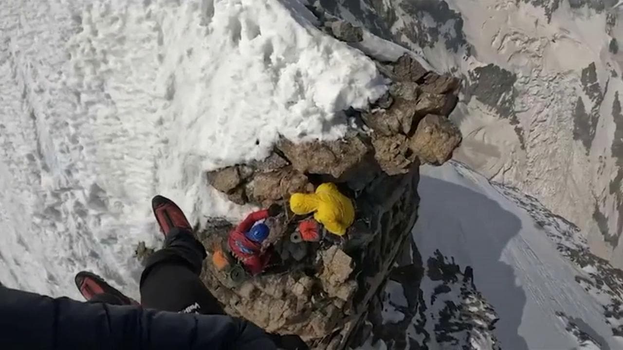 Alpinisti soccorsi sul Monte Bianco a oltre 4mila metri: le immagini dell'intervento