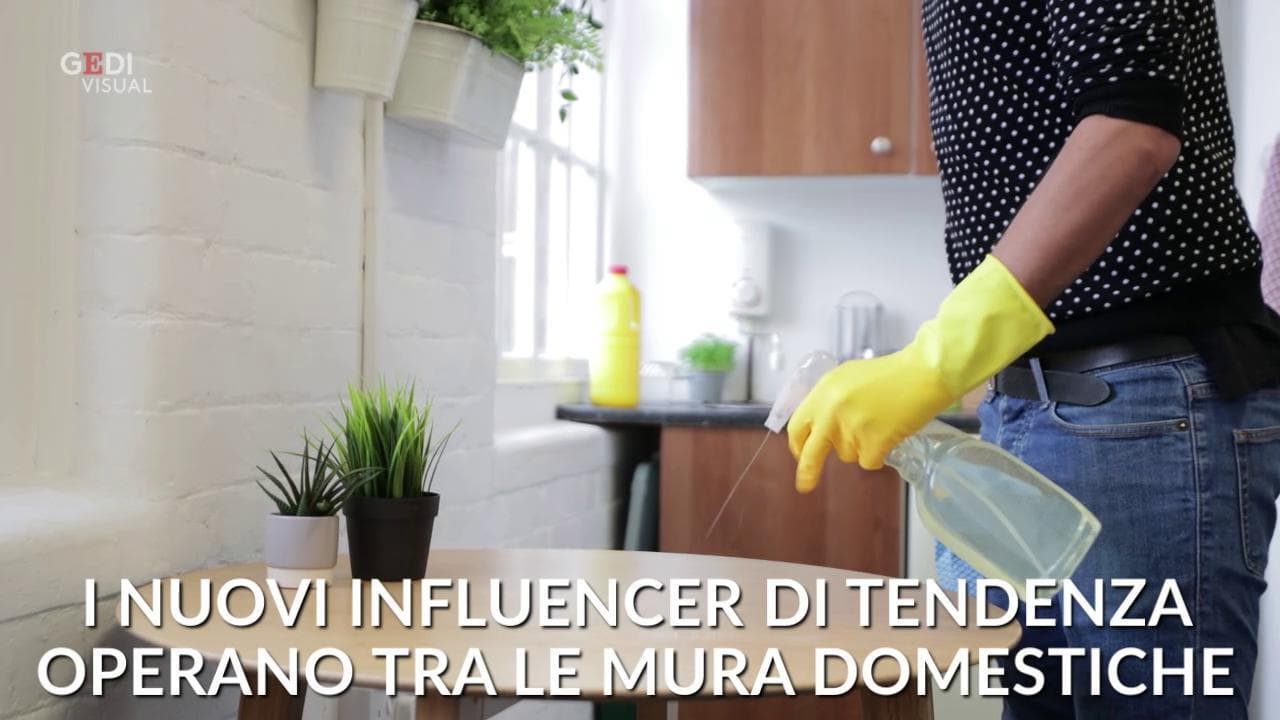 Tutti pazzi per i cleaning influencer: ecco chi sono i più seguiti in Italia