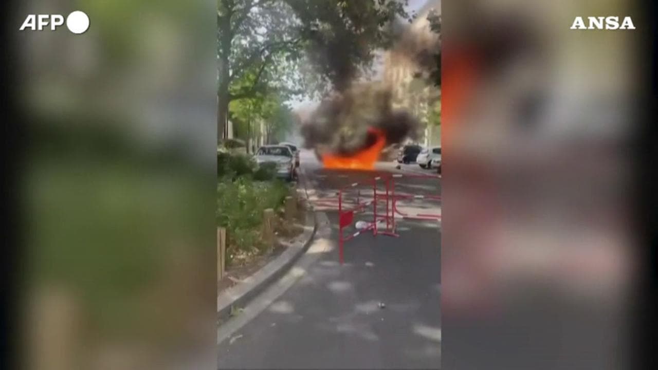 Francia, agente spara e uccide 17enne: scontri a Nanterre