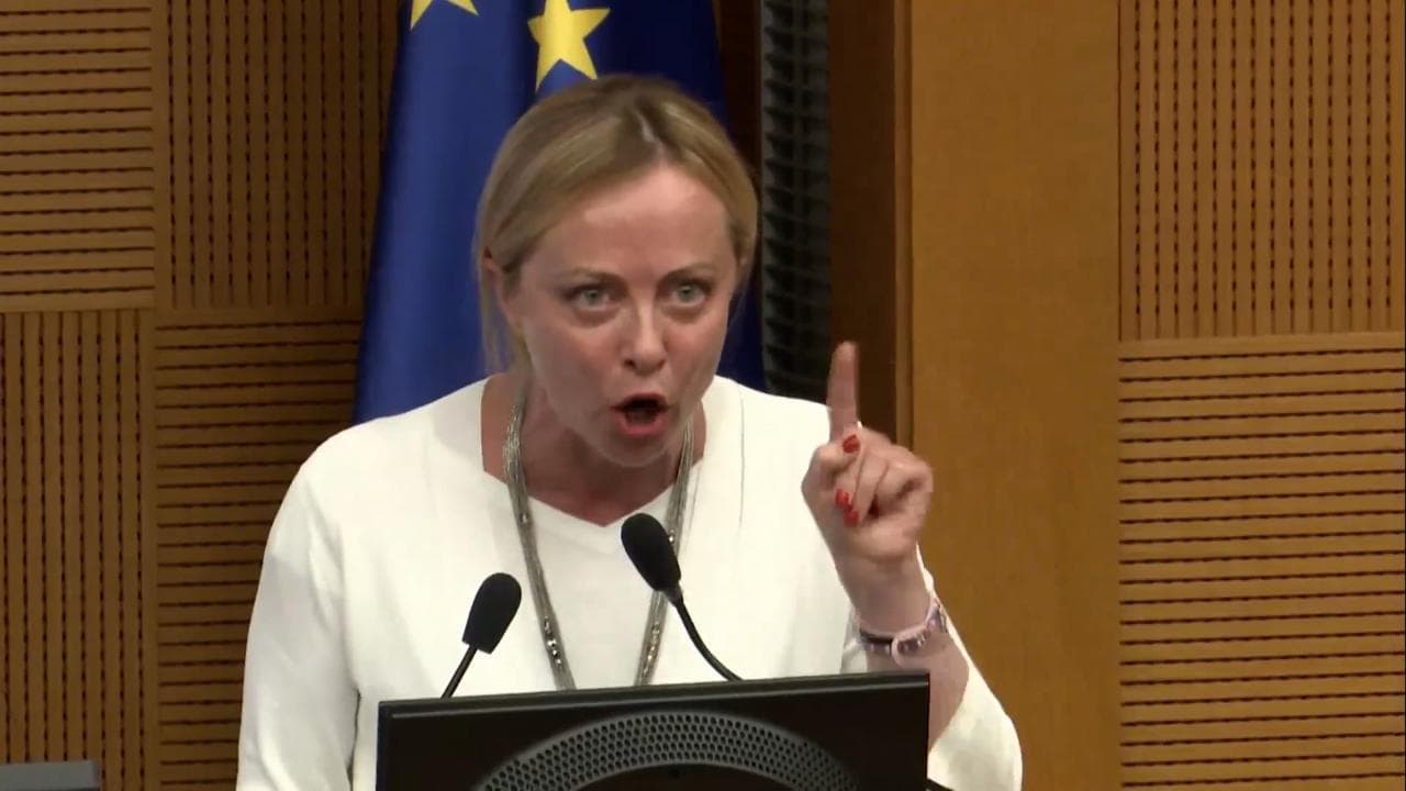 Meloni interrotta da Magi al convegno sulla droga: "Non mi faccio intimidire"