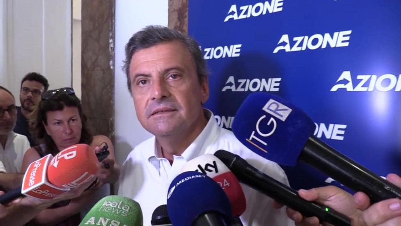 Roma, Calenda attacca Gualtieri: "Il sindaco rimandato anche sul Giubileo"