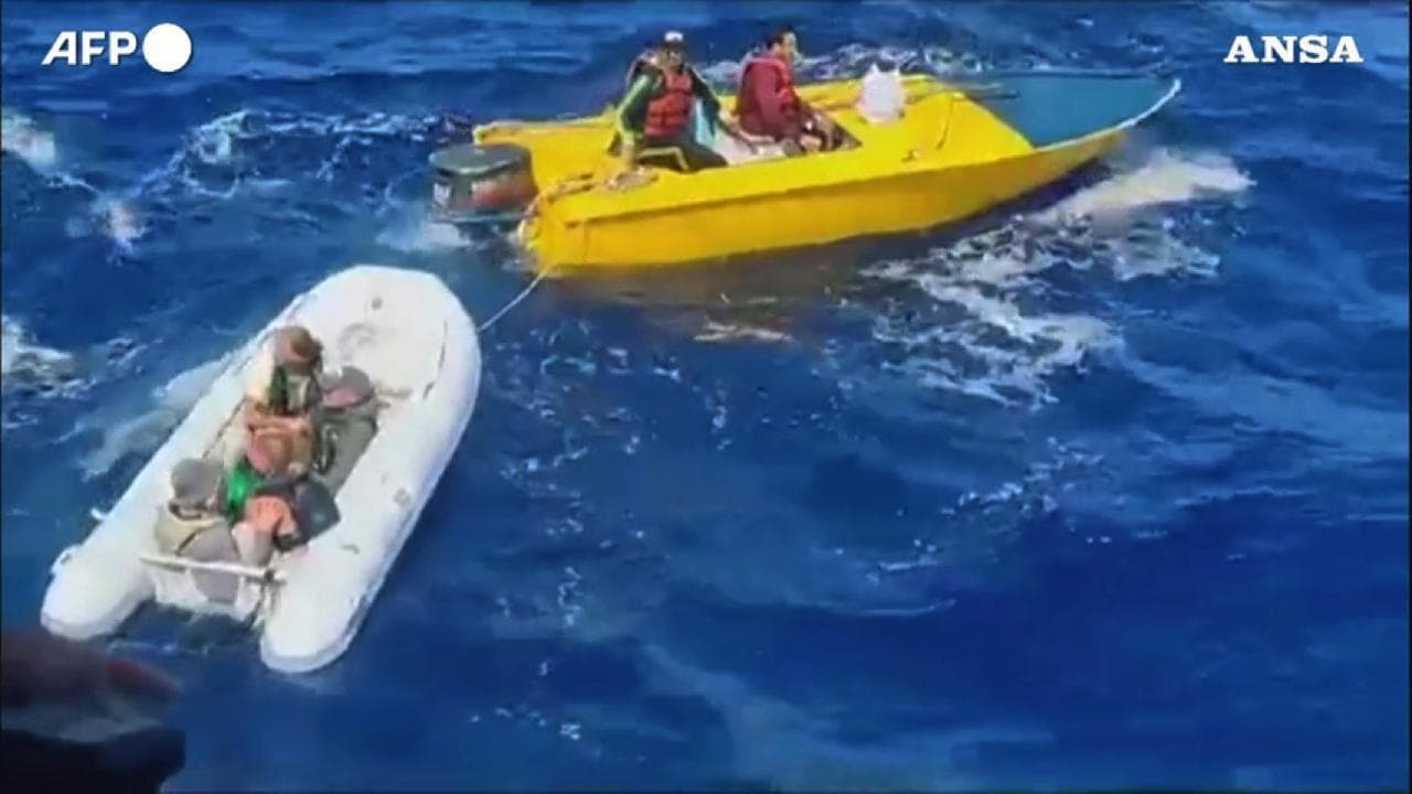 Ecuador, barca a vela naufraga nel Pacifico: otto velisti danesi salvati da un peschereccio