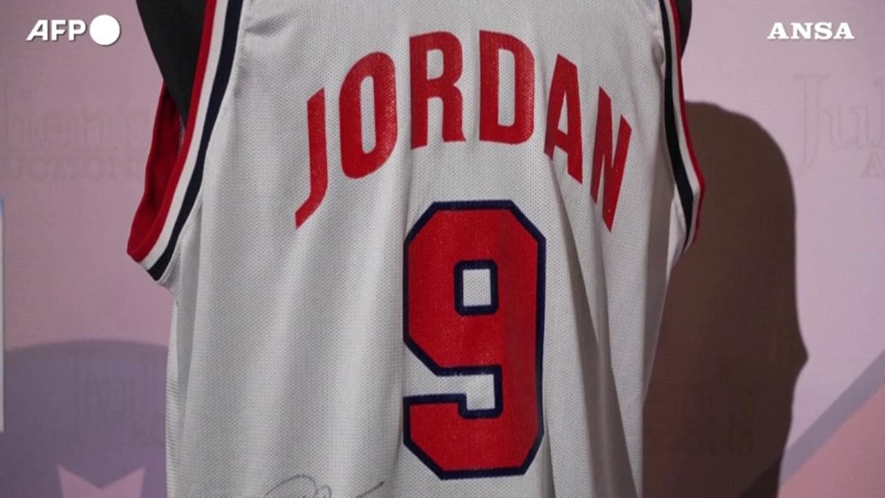 Basket, all'asta la maglia del Dream Team del 1992 di Michael Jordan