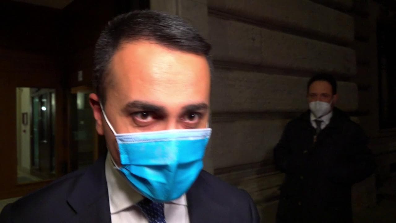 Governo, Di Maio scappa via e sulla crisi del Movimento: "Preoccupiamoci degli Italiani"
