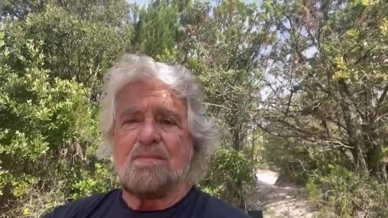 Grillo: "Brigate di cittadinanza? Fermatevi, era una boutade"