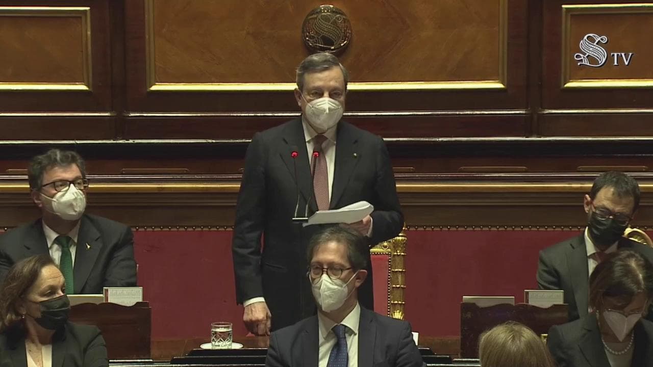 Governo, Draghi chiede la fiducia: "Oggi l'unità non è un'opzione ma un dovere"