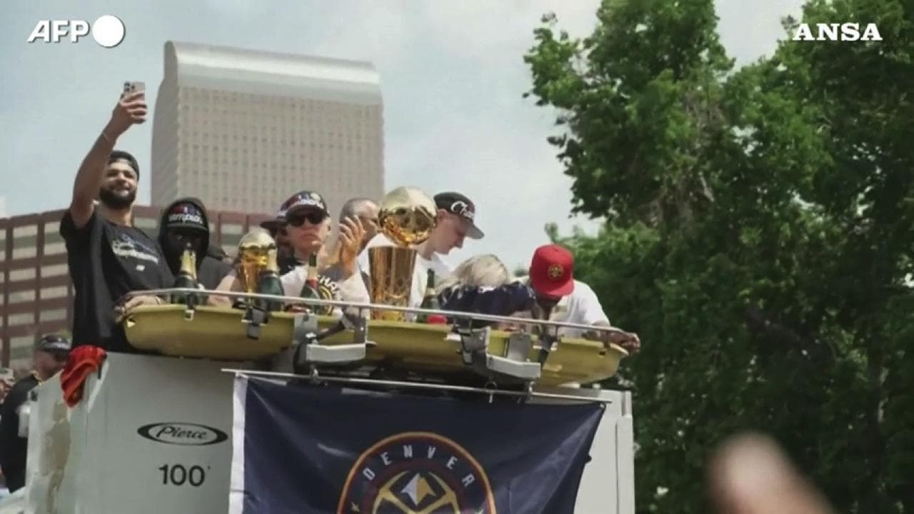 Nba, i Denver Nuggets festeggiano il primo titolo della loro storia