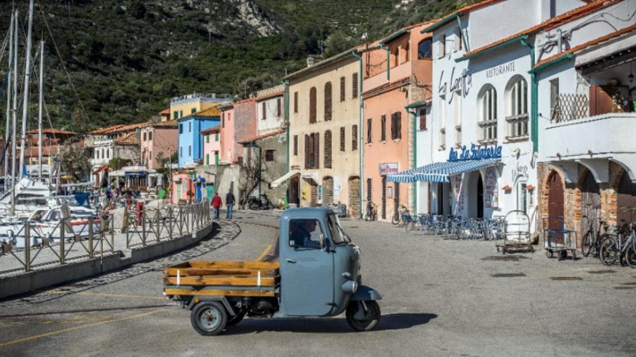 Capraia, serie di furti sull'isola ma non si trova il ladro: sospettati tutti i 200 abitanti