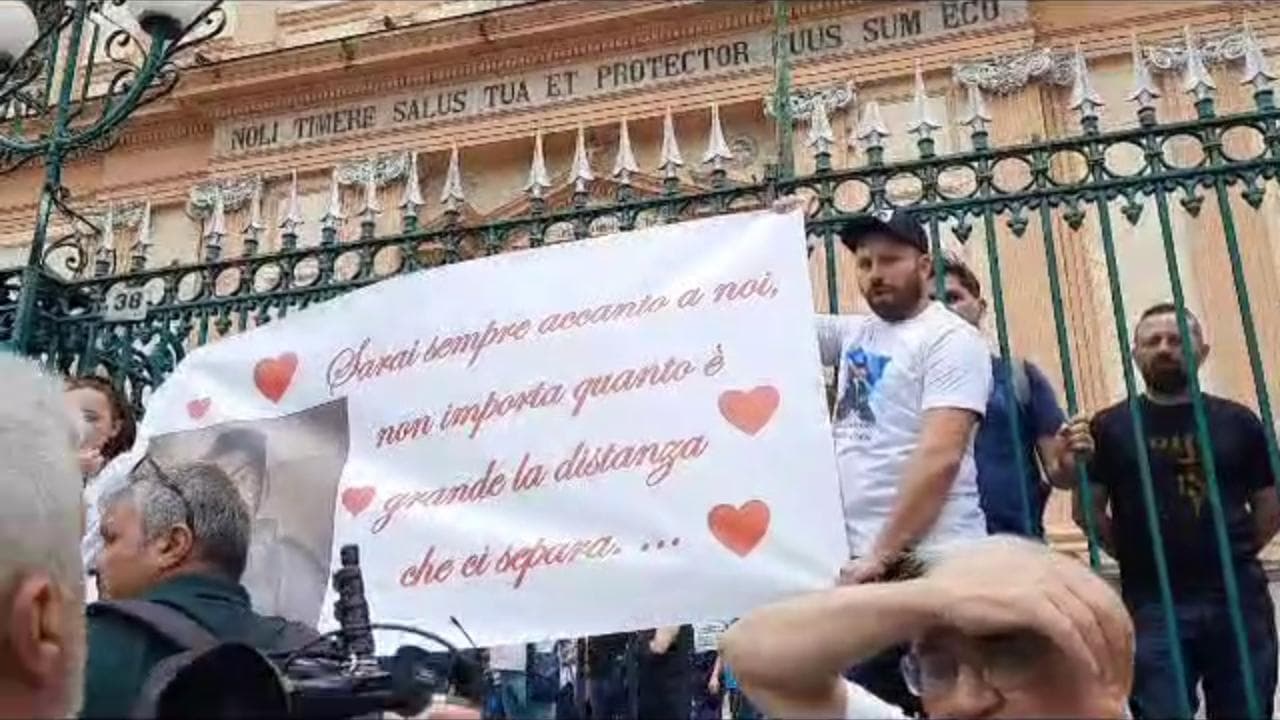 I funerali di Luigi Cammisa, ucciso dal suocero
