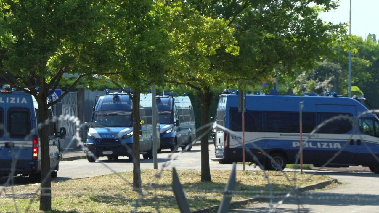 Reggio Emilia, stadio blindato per Spezia-Verona, spareggio per rimanere in Serie A