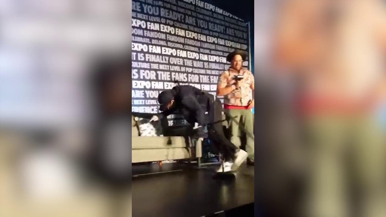 Paura per Michael J. Fox, caduta durante una tavola rotonda a Philadelphia