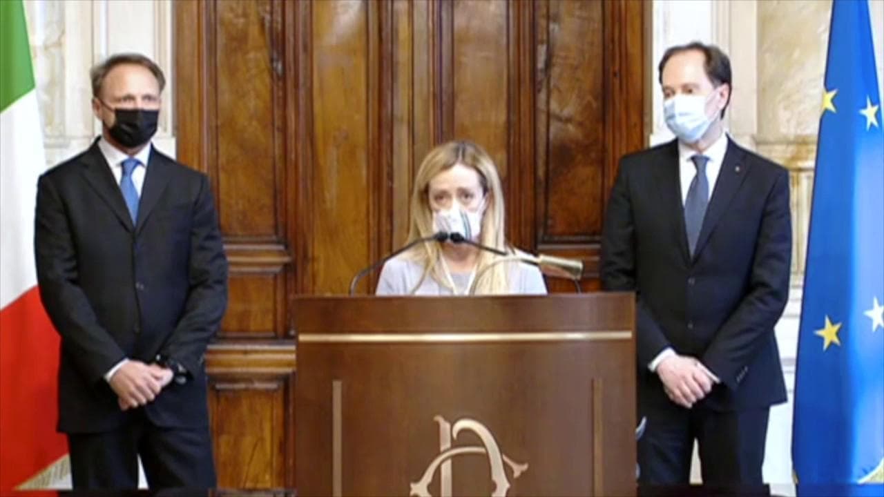 Governo, Giorgia Meloni: "Non voteremo fiducia a Draghi, ma saremo utili"