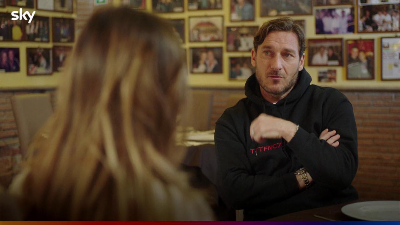 'Speravo de mori' prima', la serie. Totti: "Essere la moglie di un calciatore non è facile"