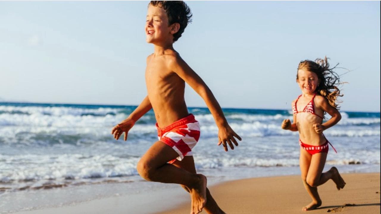 Bandiere verdi, ecco le 10 spiagge da più tempo a misura di bambino