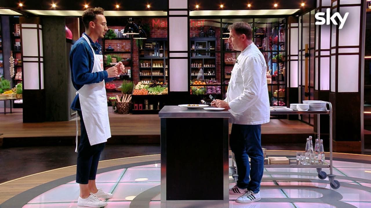 Masterchef, il concorrente (Monir) fa i complimenti allo chef stellato ma lui non la prende bene