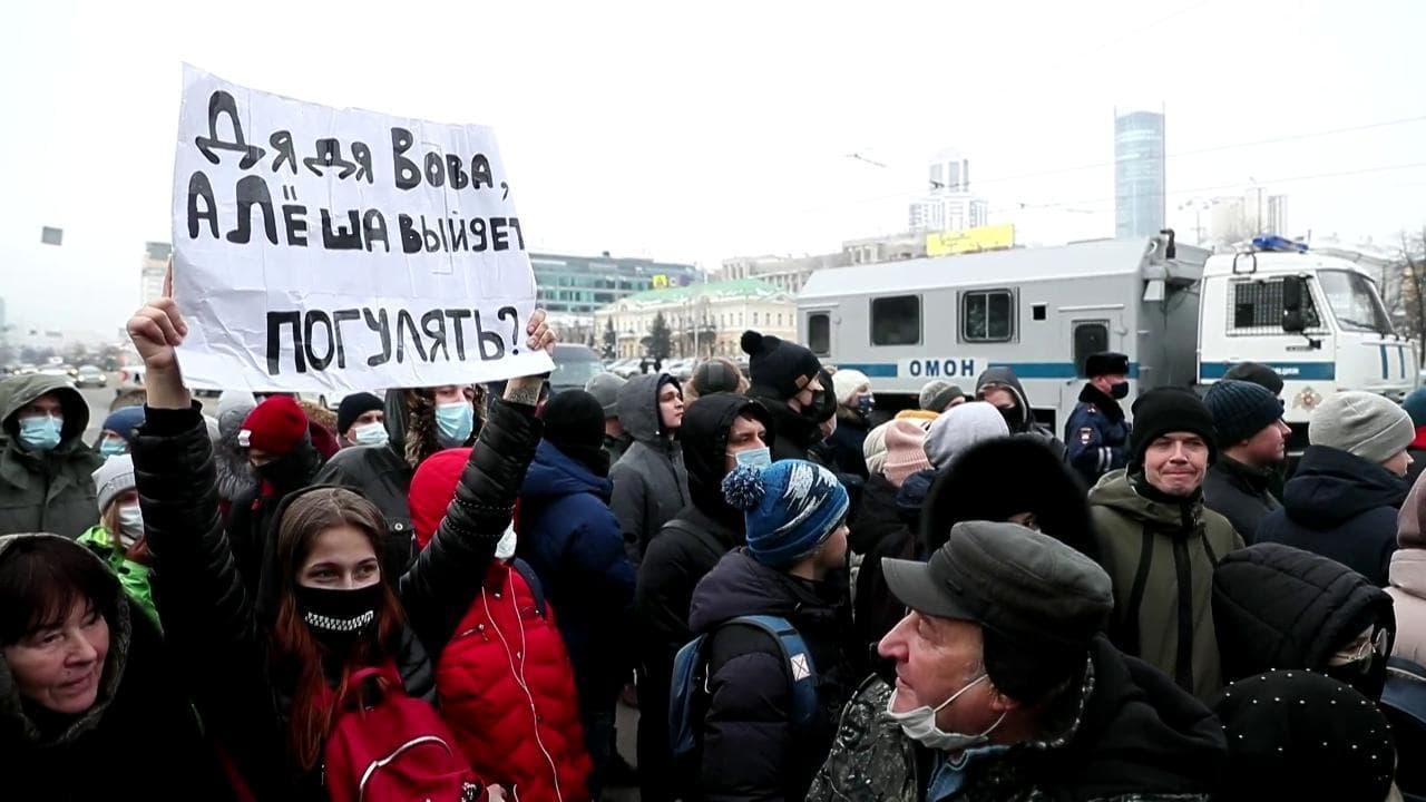 Russia, migliaia in piazza per Navalnyj: arresti  e disordini