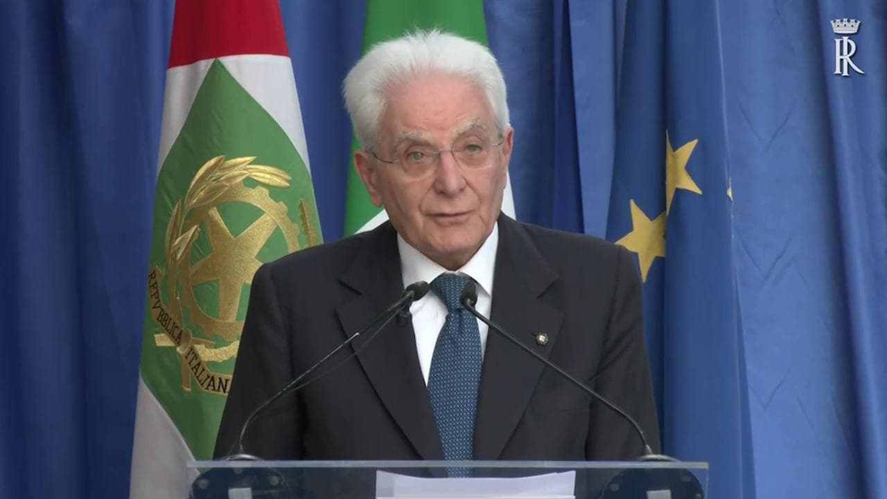 Mattarella: “Mai mettere a tacere qualcuno, tanto meno un libro o la sua presentazione”