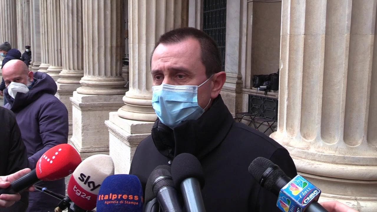 Renzi a Riyad, Rosato (Iv): "Lì per contributo culturale. Nessun conflitto d'interesse, solo invidia"