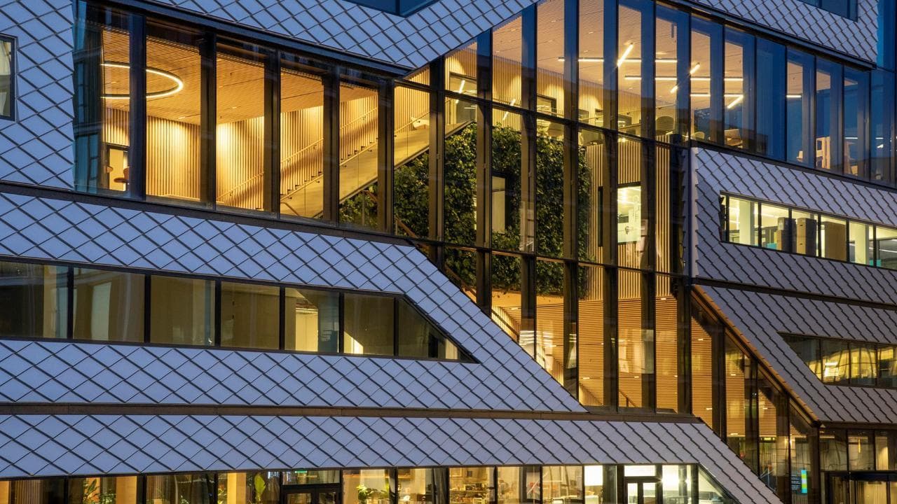 Matrix One, l'edificio di 6 piani e 13mila metri quadrati smontabile al 90% per riusarne i "pezzi"