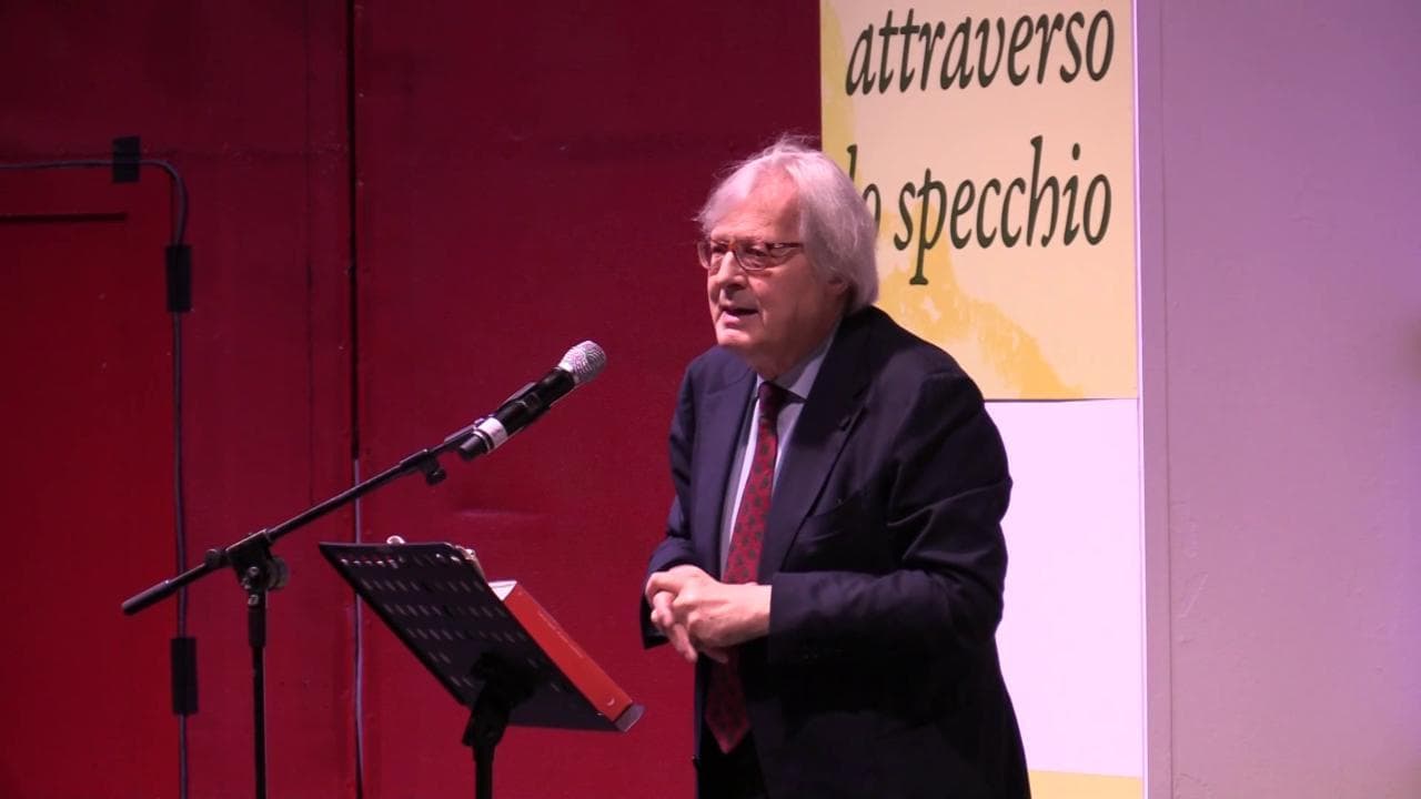 Sgarbi, baci con Lagioia: "L'ho chiamato per chiedere come è andata. Bene, si sono arrabbiati tutti"
