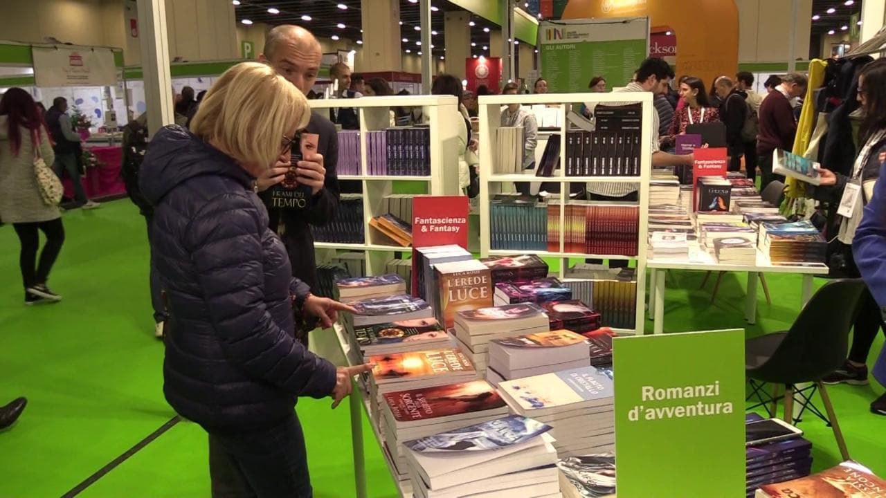 Salone libro, arrivano i "self publisher": come fare (e quanto costa) pubblicare un libro da soli