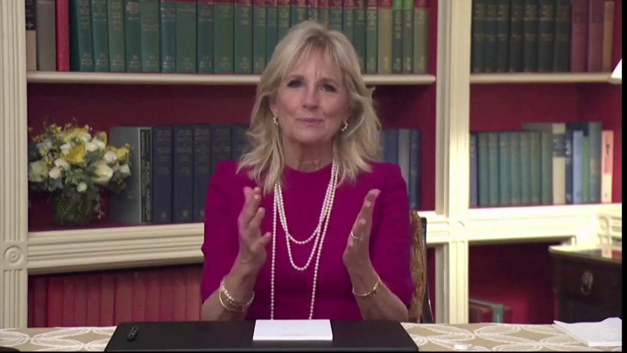 Jill Biden ringrazia gli insegnanti per il loro impegno eroico durante la pandemia