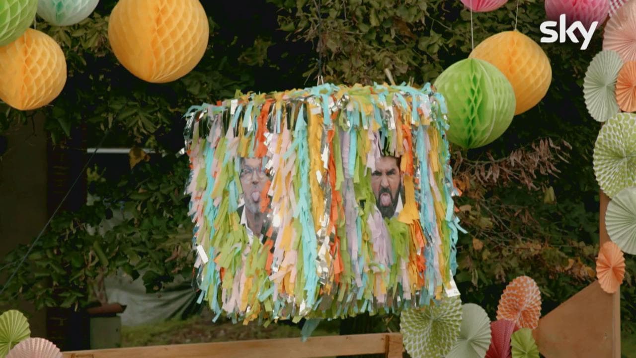 Masterchef, prova in esterna: bastonate alla pignatta (con le foto di Barbieri, Cannavacciuolo e Locatelli)