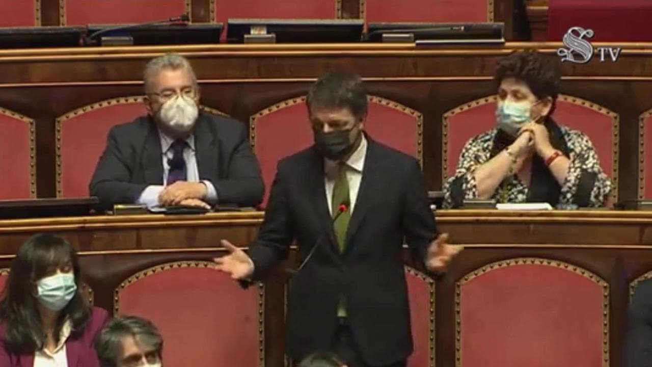 Renzi a Conte: "Ha avuto paura di salire al Quirinale, suo arrocco dannoso per le istituzioni"