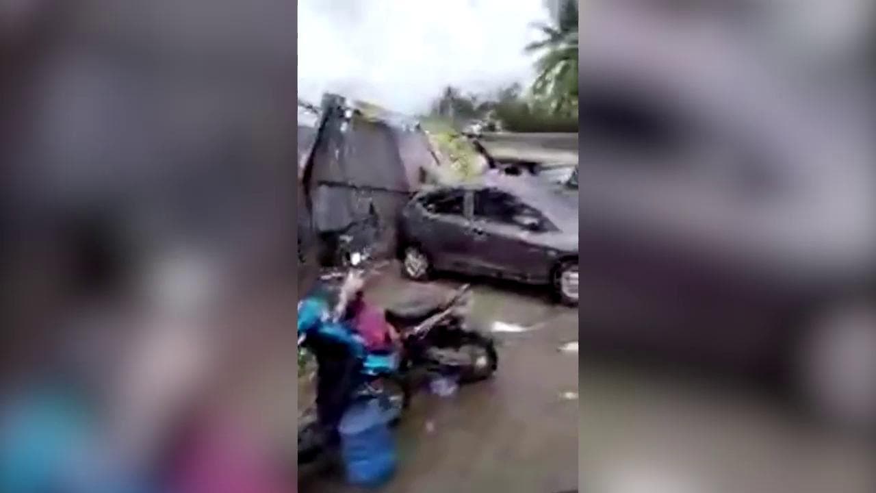Indonesia, terremoto sull'isola di Sulawesi: gli edifici crollati dopo il sisma