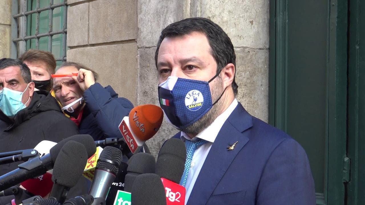 Crisi di governo, Salvini: "Se Conte non ha i numeri, diamo parola agli italiani. Non temo fughe di parlamentari FI"