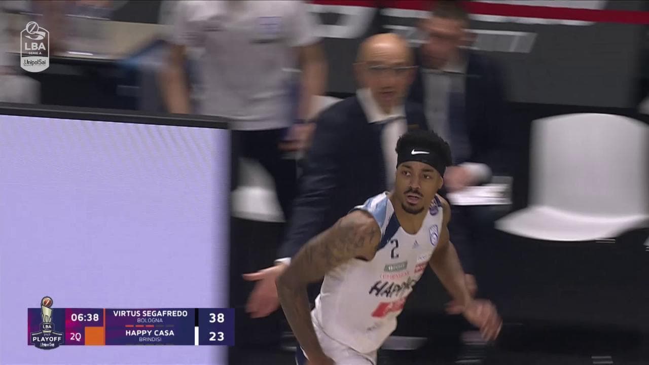 Basket, Bologna domina contro Brindisi in gara 1 dei quarti di finale dei play-off. Gli highlights