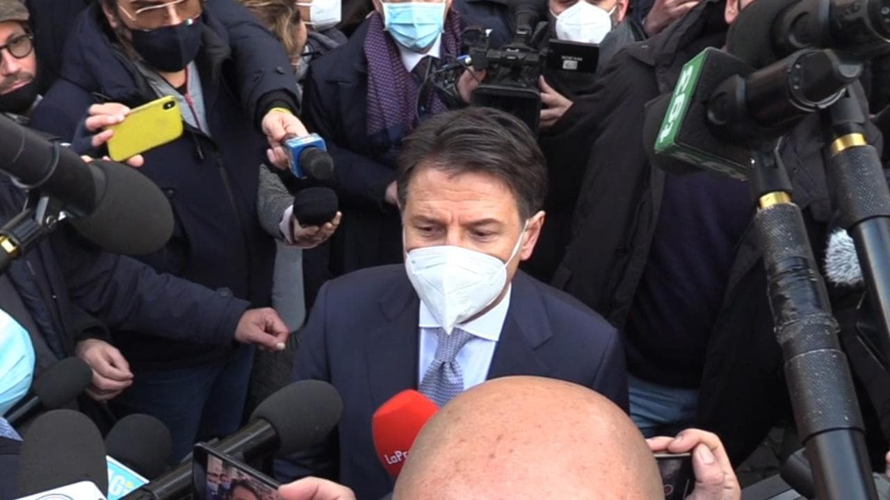 Conte: "Crisi? Spero di no. Governo va avanti solo con maggioranza solida, non con voti qua e là"