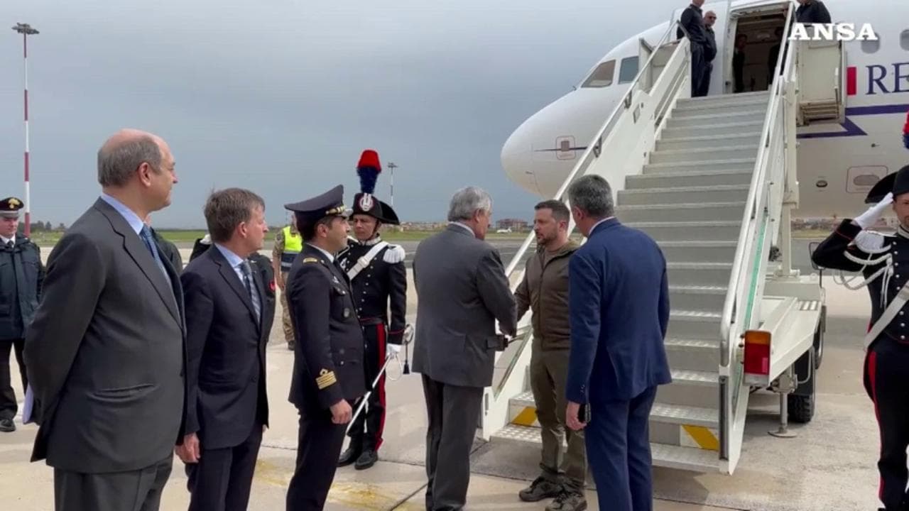 Zelensky accolto a Ciampino da Tajani