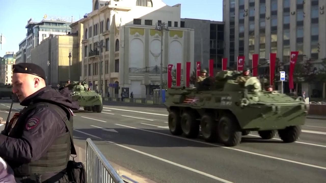 Giornata della Vittoria, i veicoli militari della Russia verso la parata