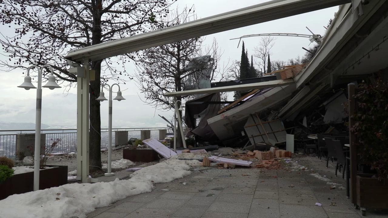Bolzano, l'hotel Eberle dopo la frana tra detriti e massi