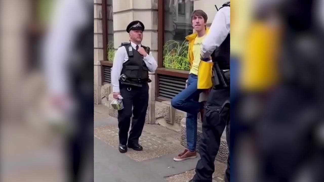 Incoronazione Carlo III, l'arresto del leader anti-monarchico per la protesta contro l'incoronazione