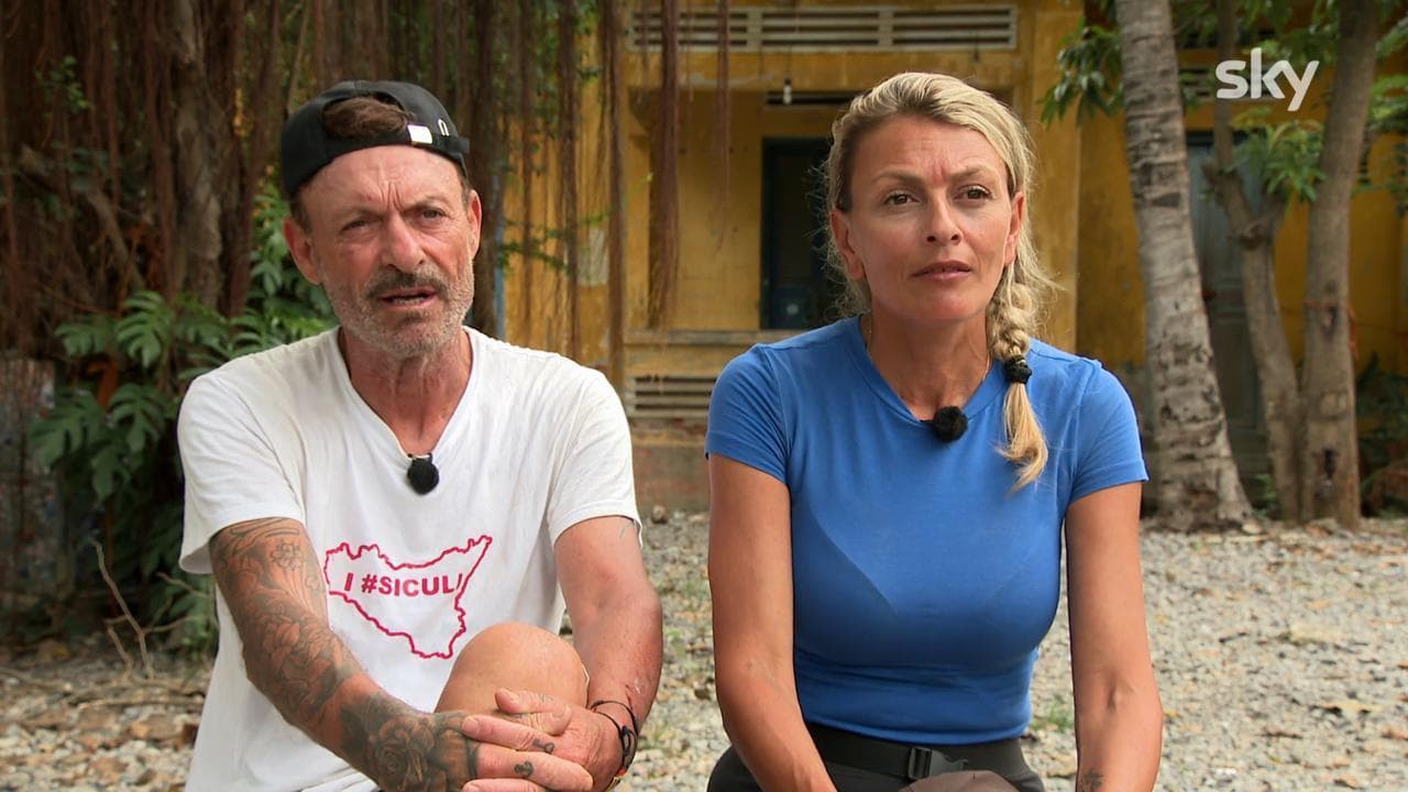 Pechino Express, lo sconforto di Federica Pellegrini: l'aiuto da Totò Schillaci e Barbara Lombardo