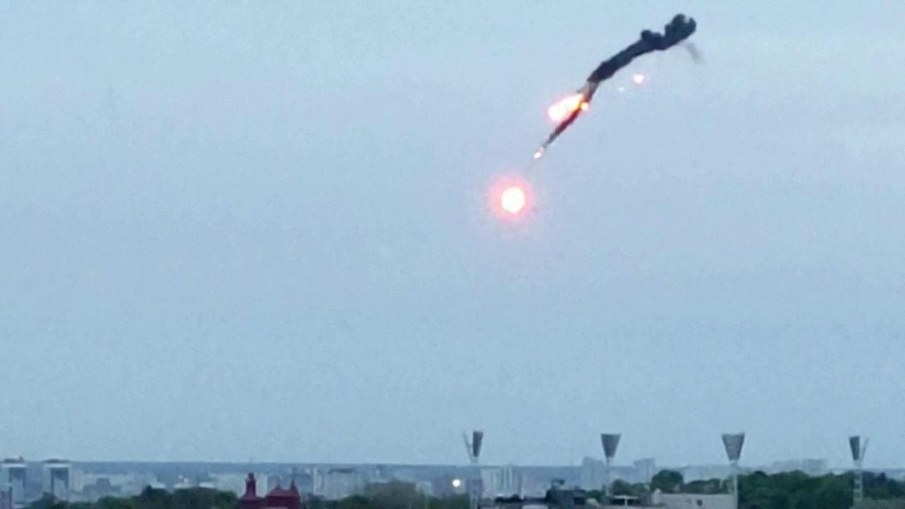 Drone impazzito abbattuto nel cielo di Kiev, gli ucraini ammettono: "Il velivo era nostro"