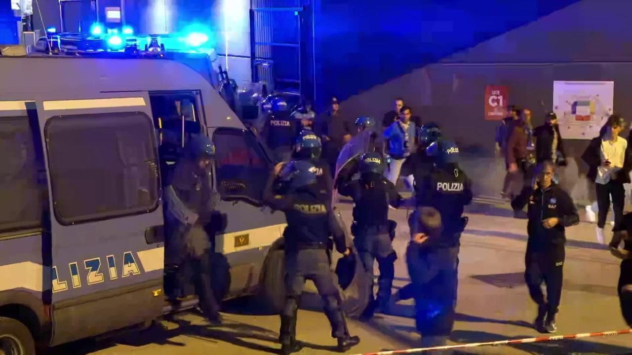 Udine, camionette della polizia entrano nello stadio: via vai di ambulanze alla Dacia Arena