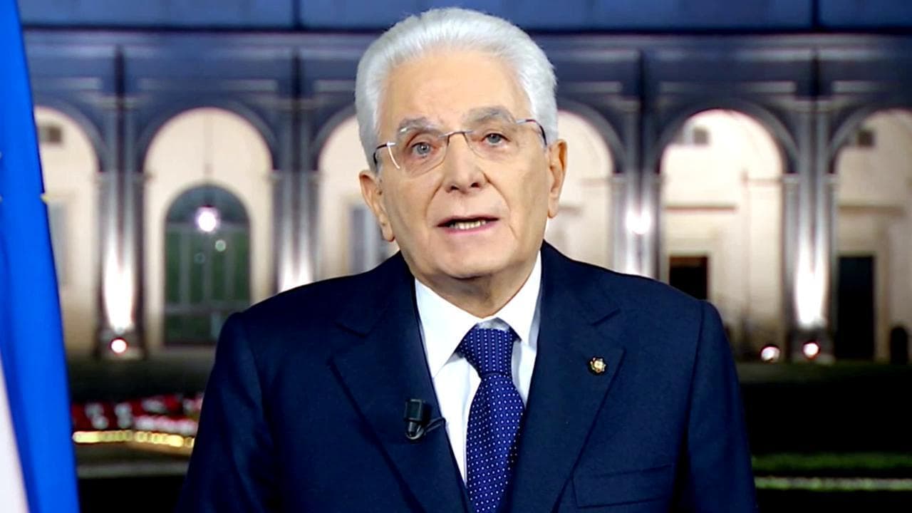 Coronavirus, Mattarella: "Vaccinarsi è un dovere. Io lo farò dopo le categorie a rischio"