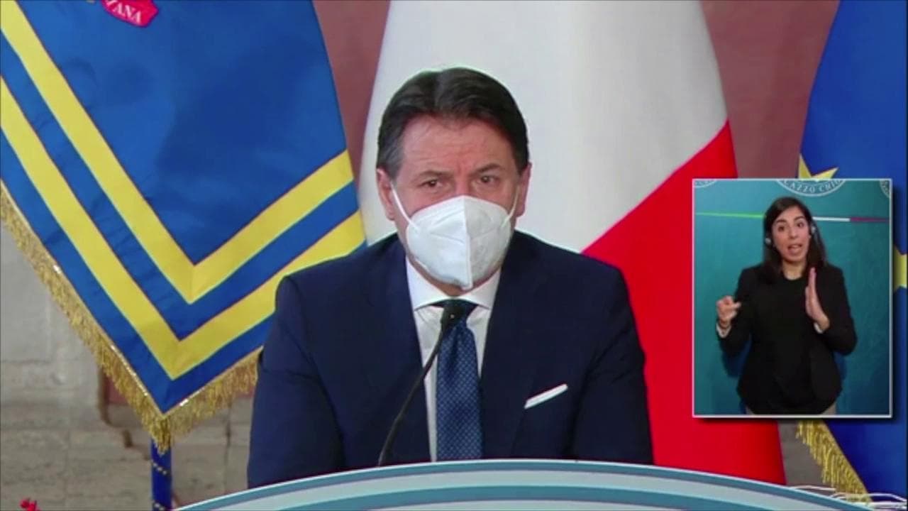 Scuola, Conte: "Auspico dal 7 gennaio almeno 50% in presenza alle superiori"